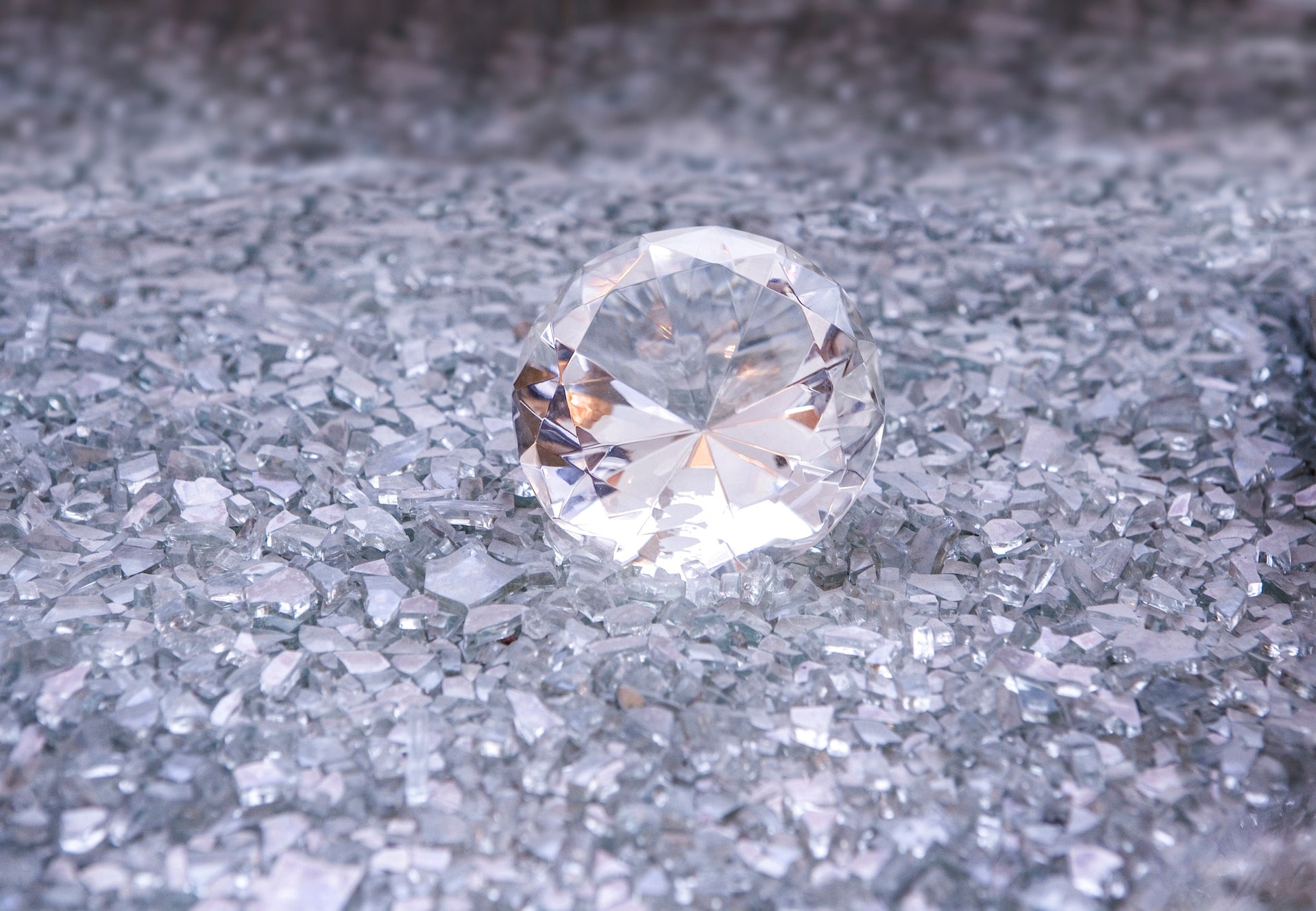 What is a moissanite made of sales