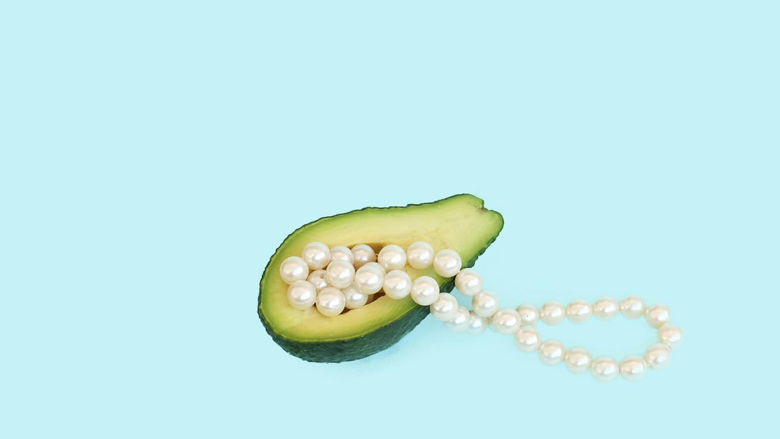 How to Pair Bold Pearls with Minimalist Fashion: A Guide to Effortless Elegance