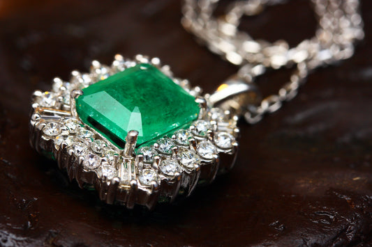 The Antique Green Crystal Jewellery That Will Blow Your Mind