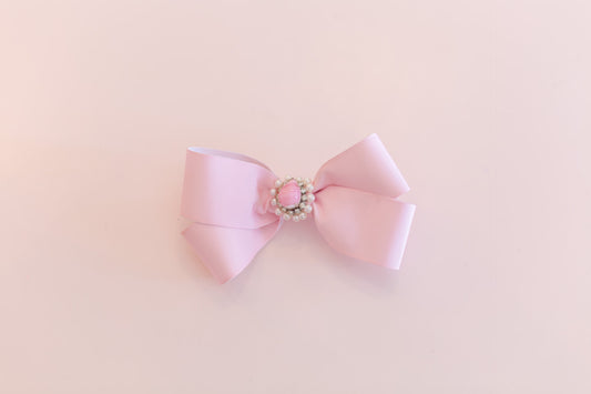 How to Wear Bow Jewelry and Rock a Bow-tiful look