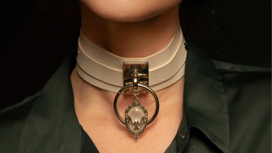 Unleash Your Inner Sculptor: The Ultimate Guide to Wearing Sculptural & Textured Choker Necklaces