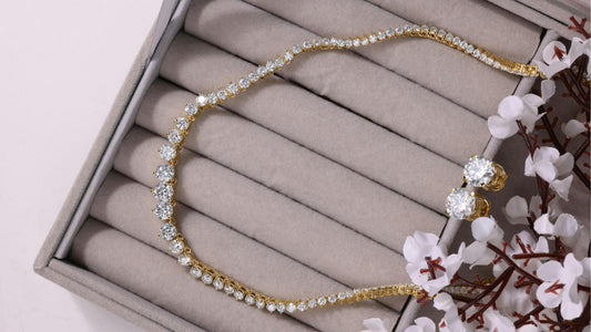 Why Luxurious Charm Necklaces Make a Great Gift: A Comprehensive Guide