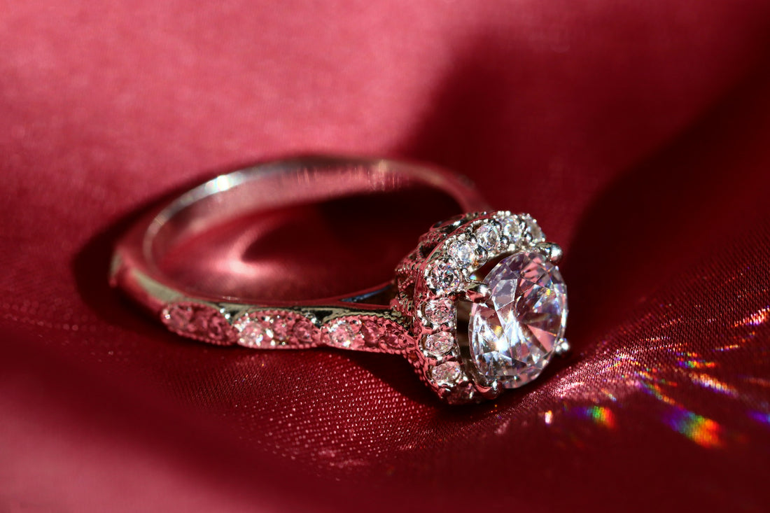 Unlocking Timeless Elegance: Lab Grown Diamond Vintage Rings