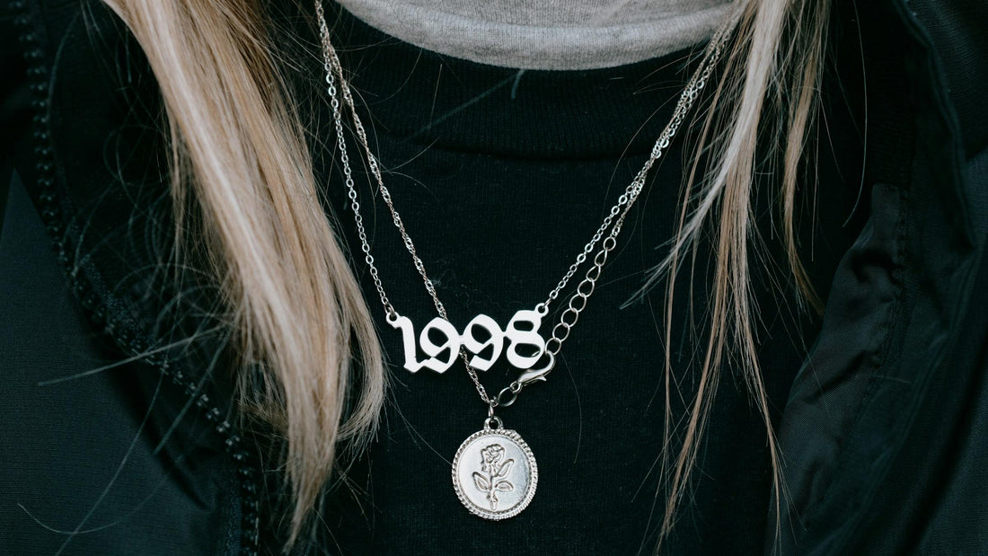 What Makes Playful Y2K Charm Necklaces So Popular? A Comprehensive Guide