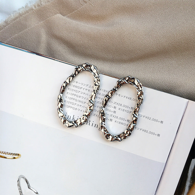 New Vienna Verve Metal Geometric Earrings with Irregular Beat Pattern