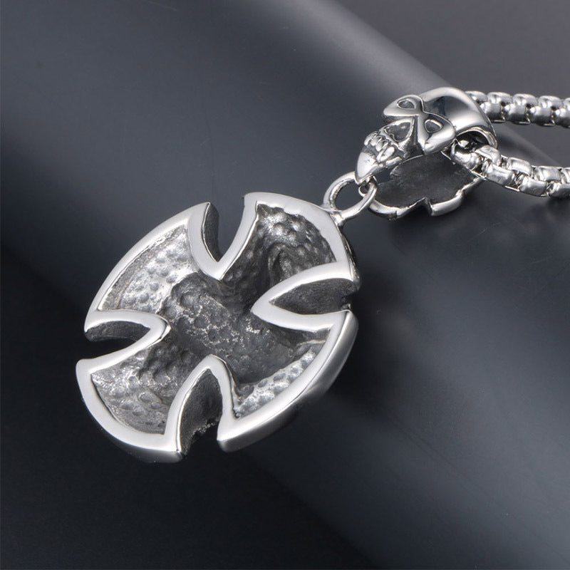 Edgy Personalized Titanium Skull Necklace for Modern Men