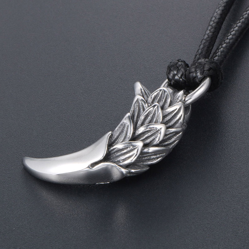 Bold Dragon Scale Tiger Tooth Titanium Steel Pendant Necklace for Trendy Men and Women