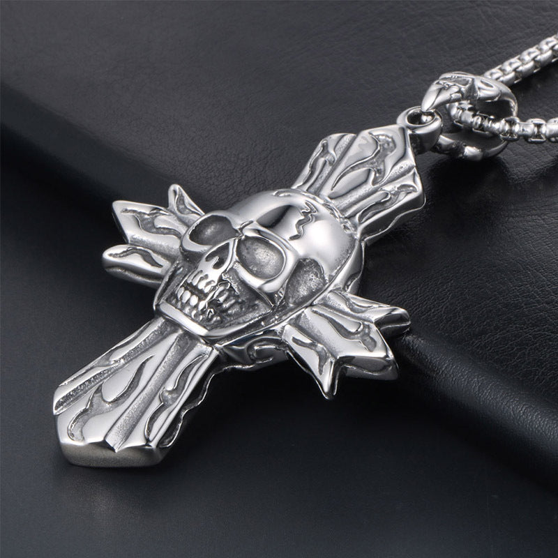 Men's European and American Punk Goth Skull Necklace - Retro Exaggerated Titanium Steel Pendant