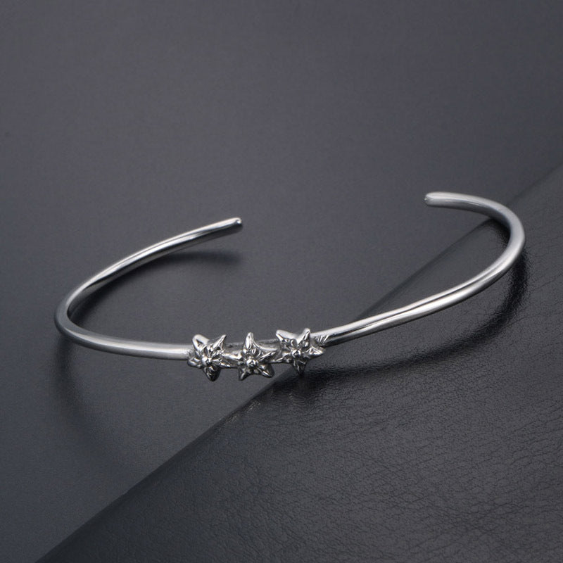 Vintage-Inspired C-Shaped Titanium Steel Pentagram Bracelet - Stylish Accessory for Trendy Girls