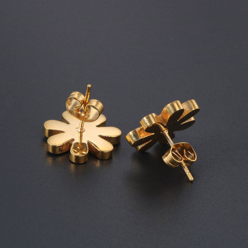 Charming Gold-Plated Daisy Stud Earrings - Japanese and Korean Titanium Steel Floral Design for Elegant Girls