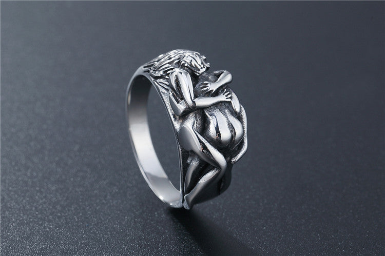 European and American Vintage Titanium Steel Embrace Love Rings