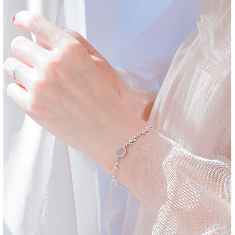 Enchanted Moonstone Bracelet: A Delicate Korean-Inspired Jewelry Gift for the Stylish and Unique Woman