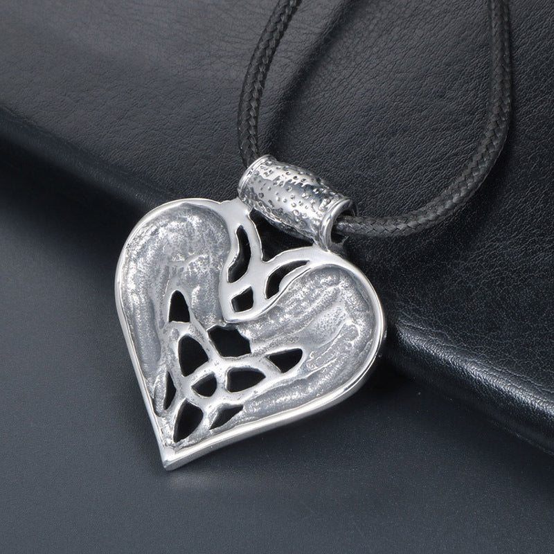 Titanium Steel Double Wolf Pendant Necklace for Men - Fashionable Commemorative Gift Accessory