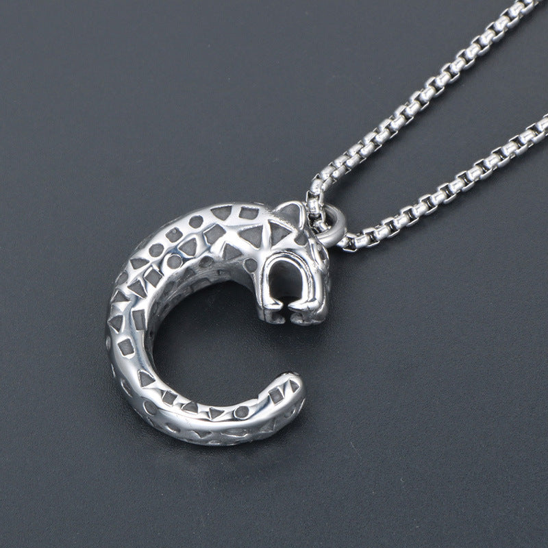 Titanium Steel Retro Leopard Print Necklace for Men – Punk Style Cheetah Pendant Accessory