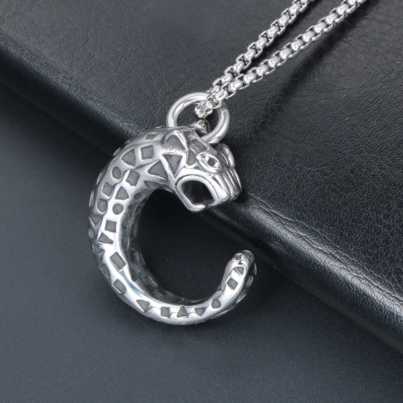 Titanium Steel Retro Leopard Print Necklace for Men – Punk Style Cheetah Pendant Accessory