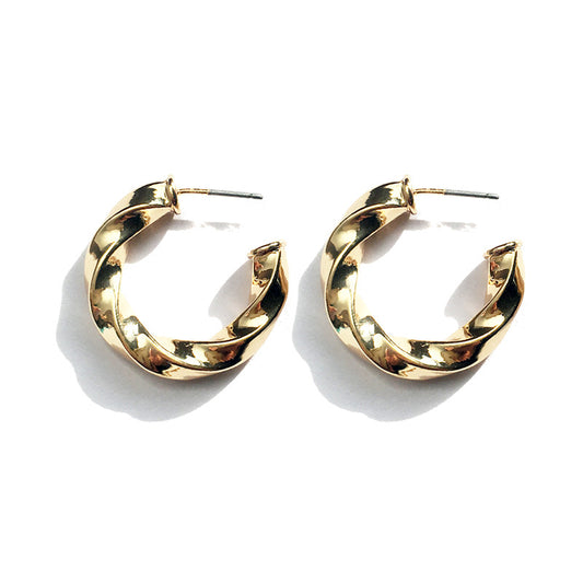 European and American Trendy Alloy C-shaped Earrings, Fashionable Minimalist Earrings for Women, Korean Style Accessories by Vienna Verve