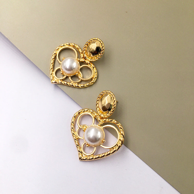 Heartfelt Romance Metal Heart Earrings - Planderful Vienna Verve Collection