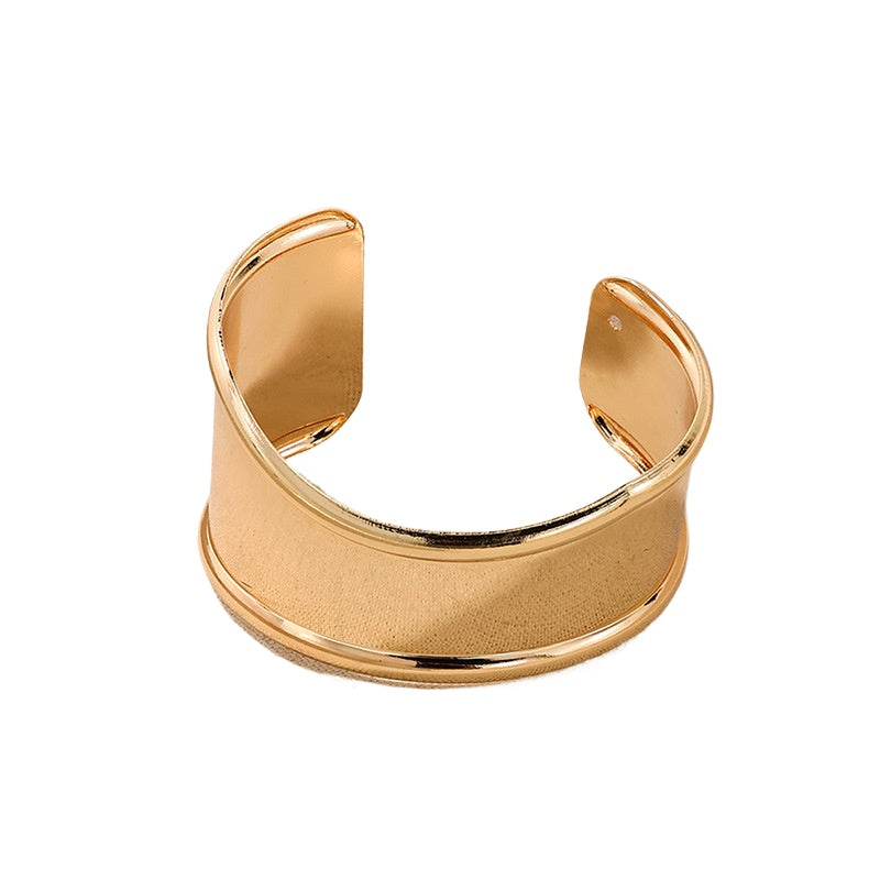 Chic Geometric Metal Wide-Face Women's Bracelet