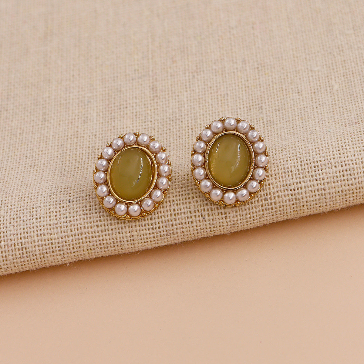 Dongdaemun Collection: Vienna Verve Metal Stud Earrings