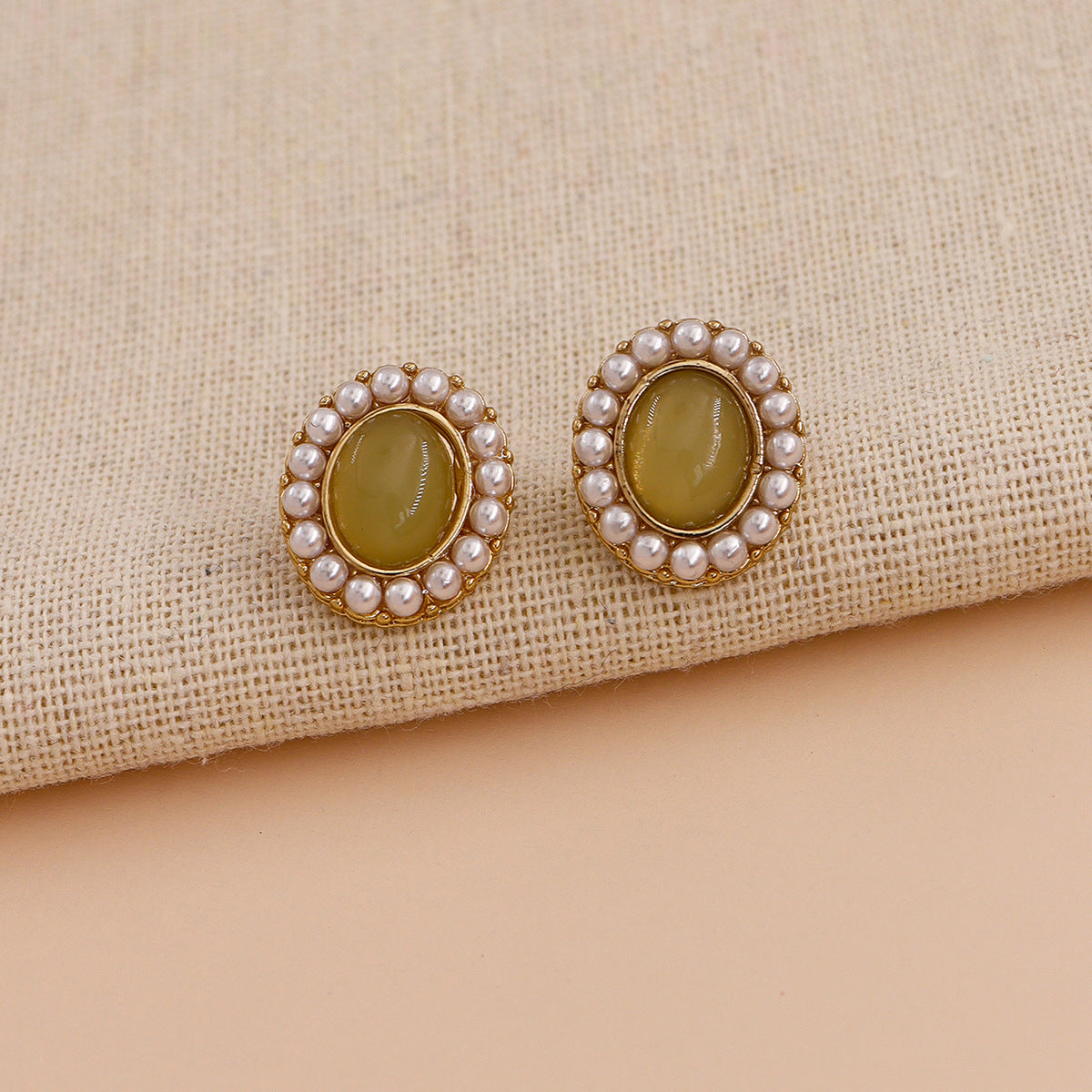 Dongdaemun Collection: Vienna Verve Metal Stud Earrings