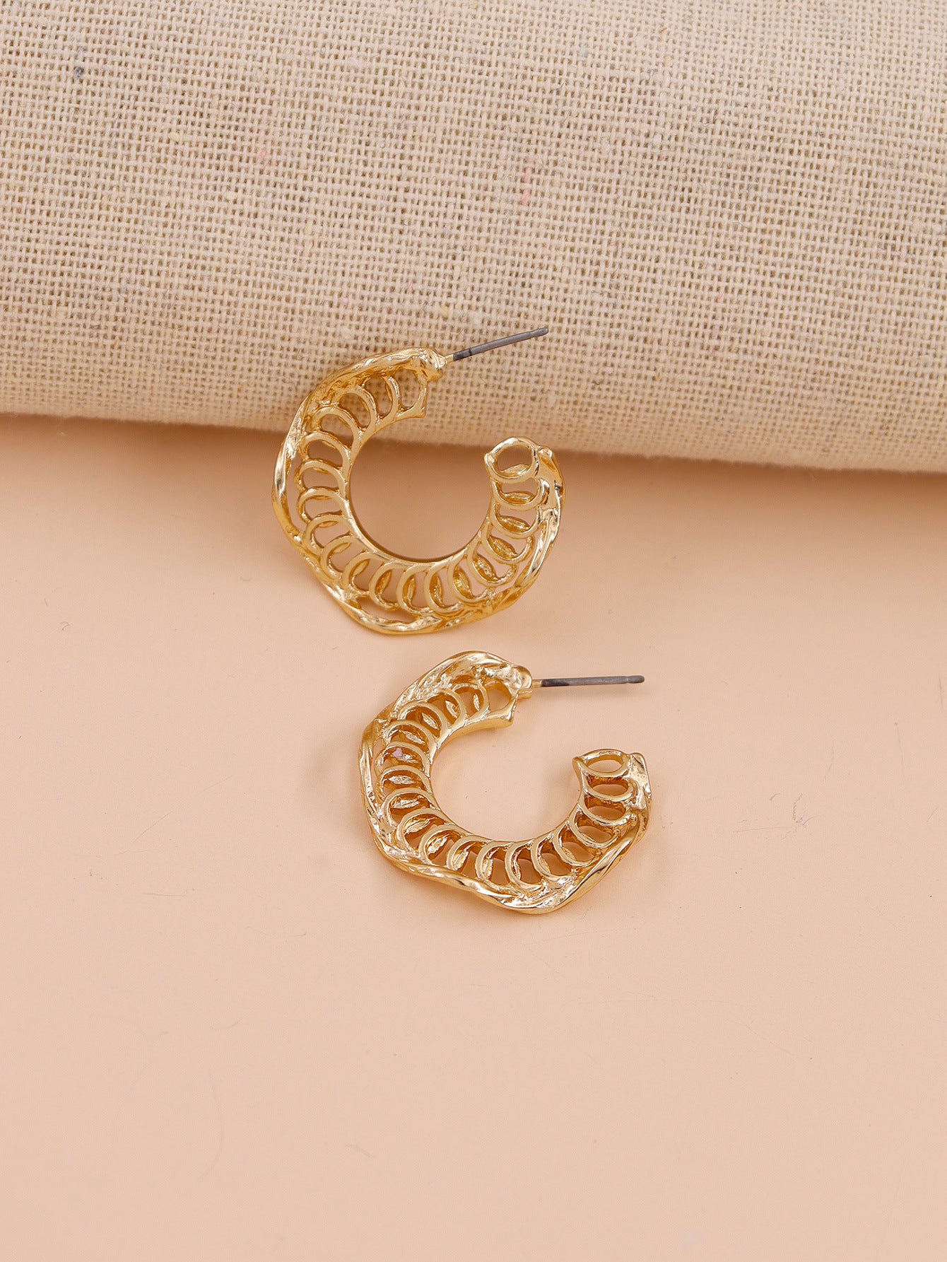 European and American Wholesale: Stylish Hollow Alloy Earrings Set, Introducing Vienna Verve Collection