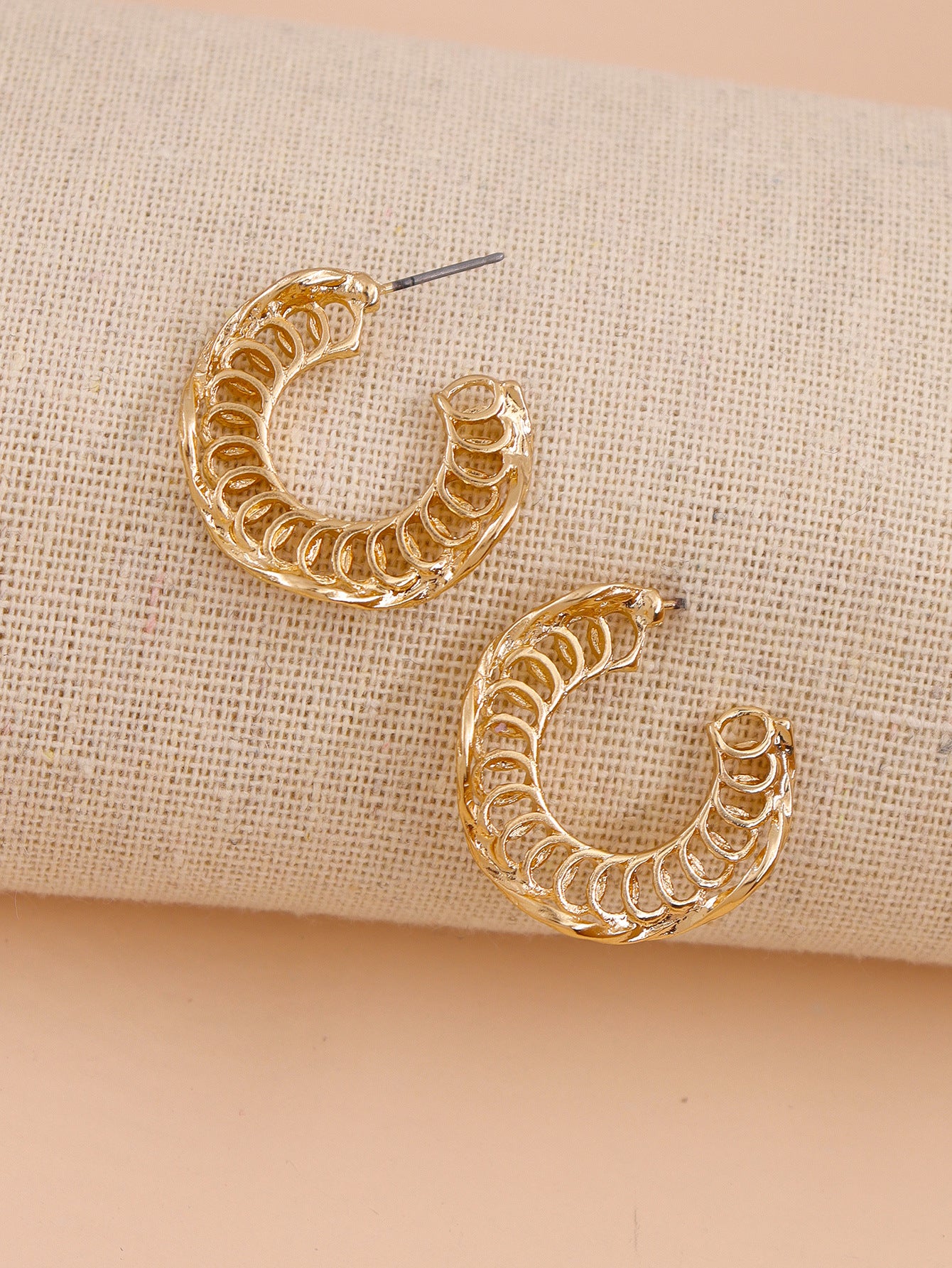 European and American Wholesale: Stylish Hollow Alloy Earrings Set, Introducing Vienna Verve Collection