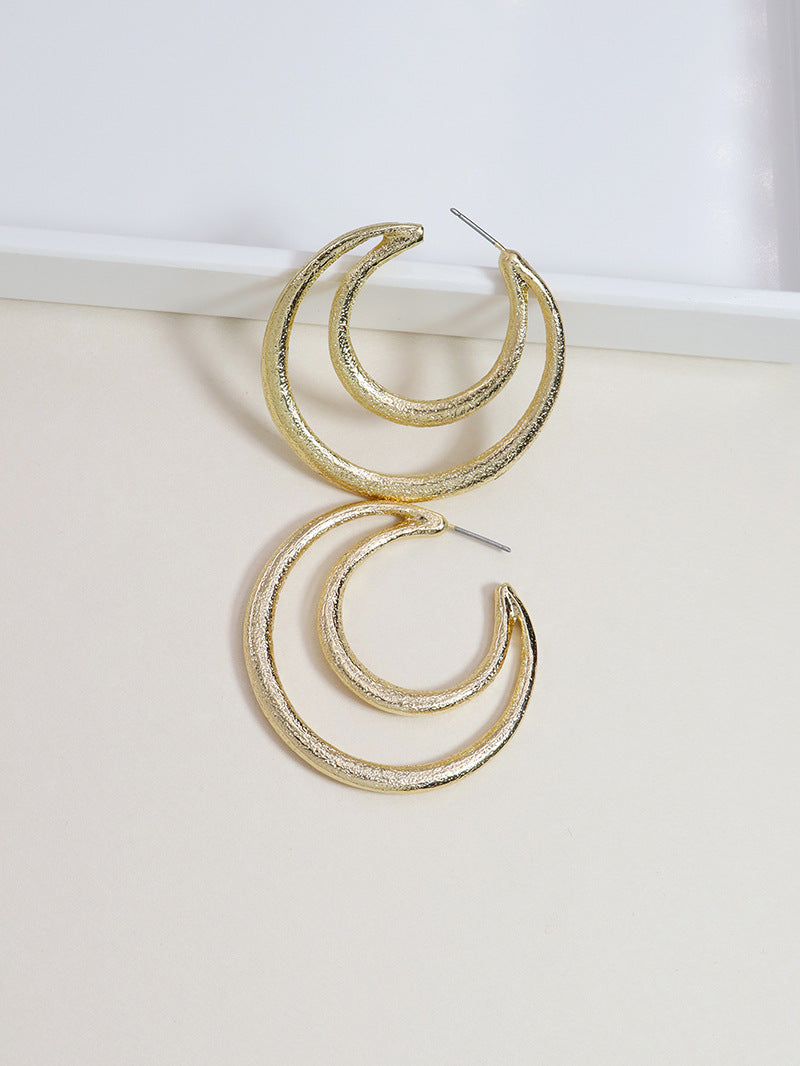 Geometric Moon C-Shaped Metal Earrings with Stylish European Touch