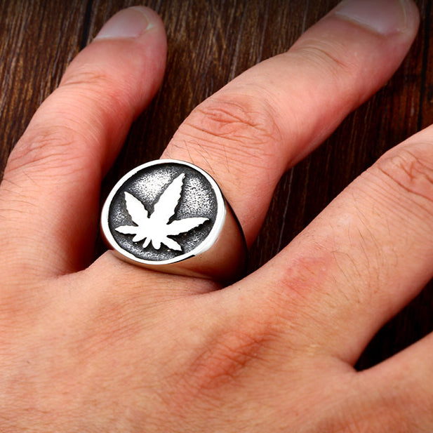 Vintage-Inspired Maple Leaf Titanium Steel Ring for Men - European and American Fashion Design