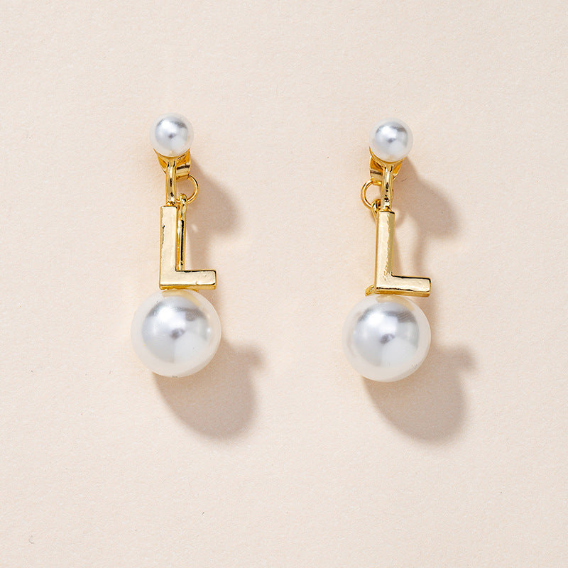 Chic Pearl Earrings - Vienna Verve Collection