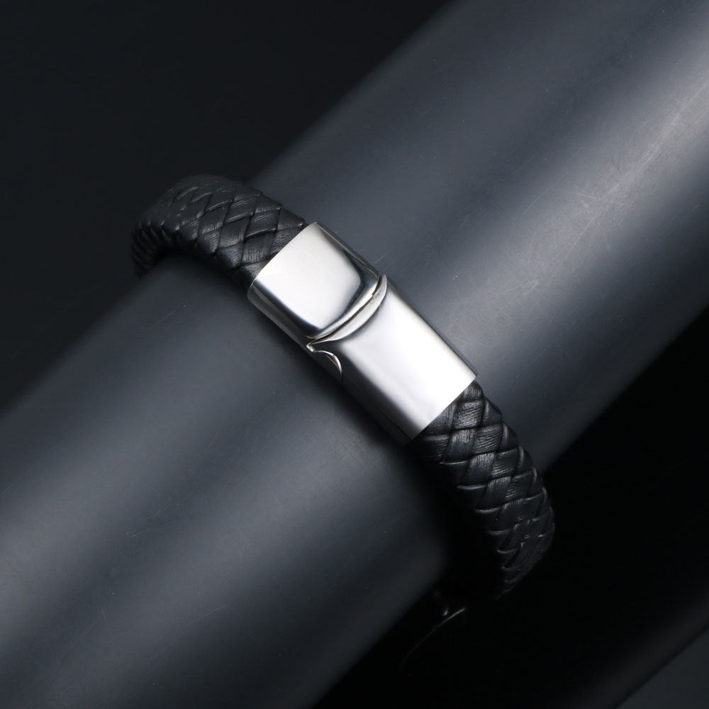 Personalized Retro Woven Leather Bracelet with Titanium Steel Scorpion Charm for Men