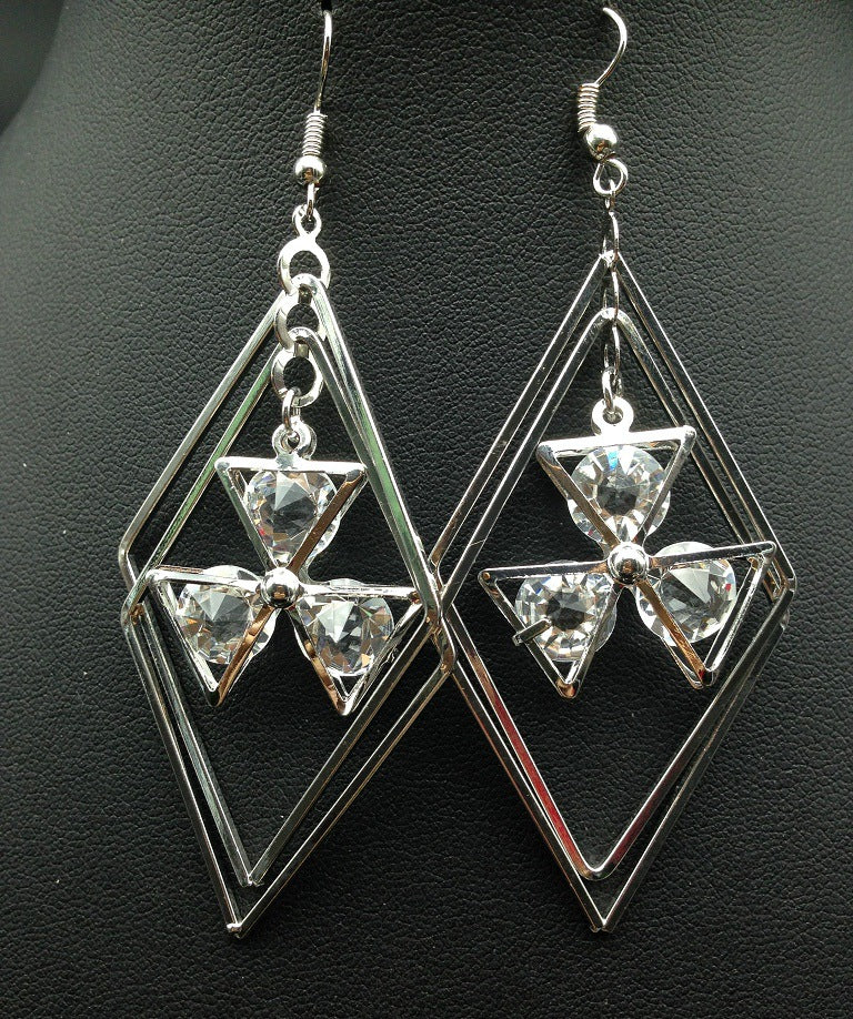 Dazzling Rhinestone-Embellished Diamond Earrings from Vienna Verve Collection