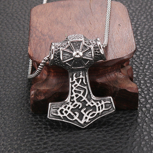 Personalized Retro Thor's Hammer Pendant in Titanium Steel for Men - European and American Fashion Jewelry