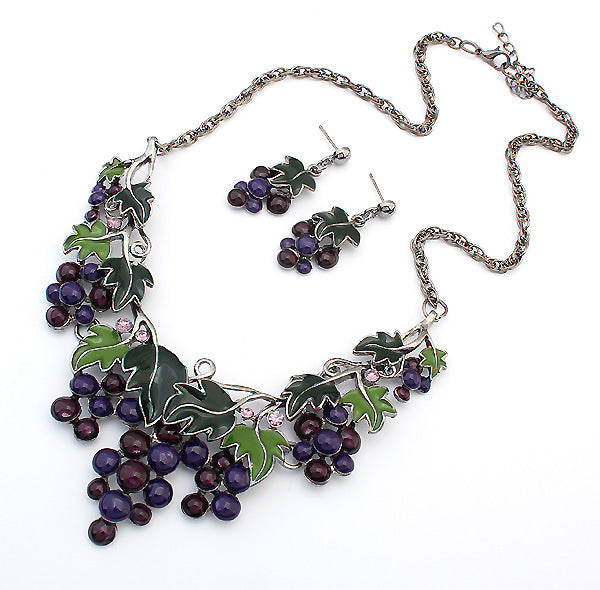 Elegant Oil Drop Grape Necklace and Earrings Set