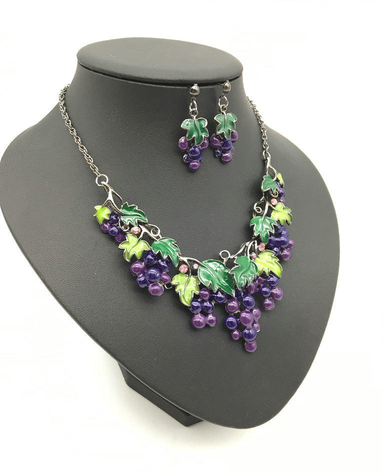 Elegant Oil Drop Grape Necklace and Earrings Set