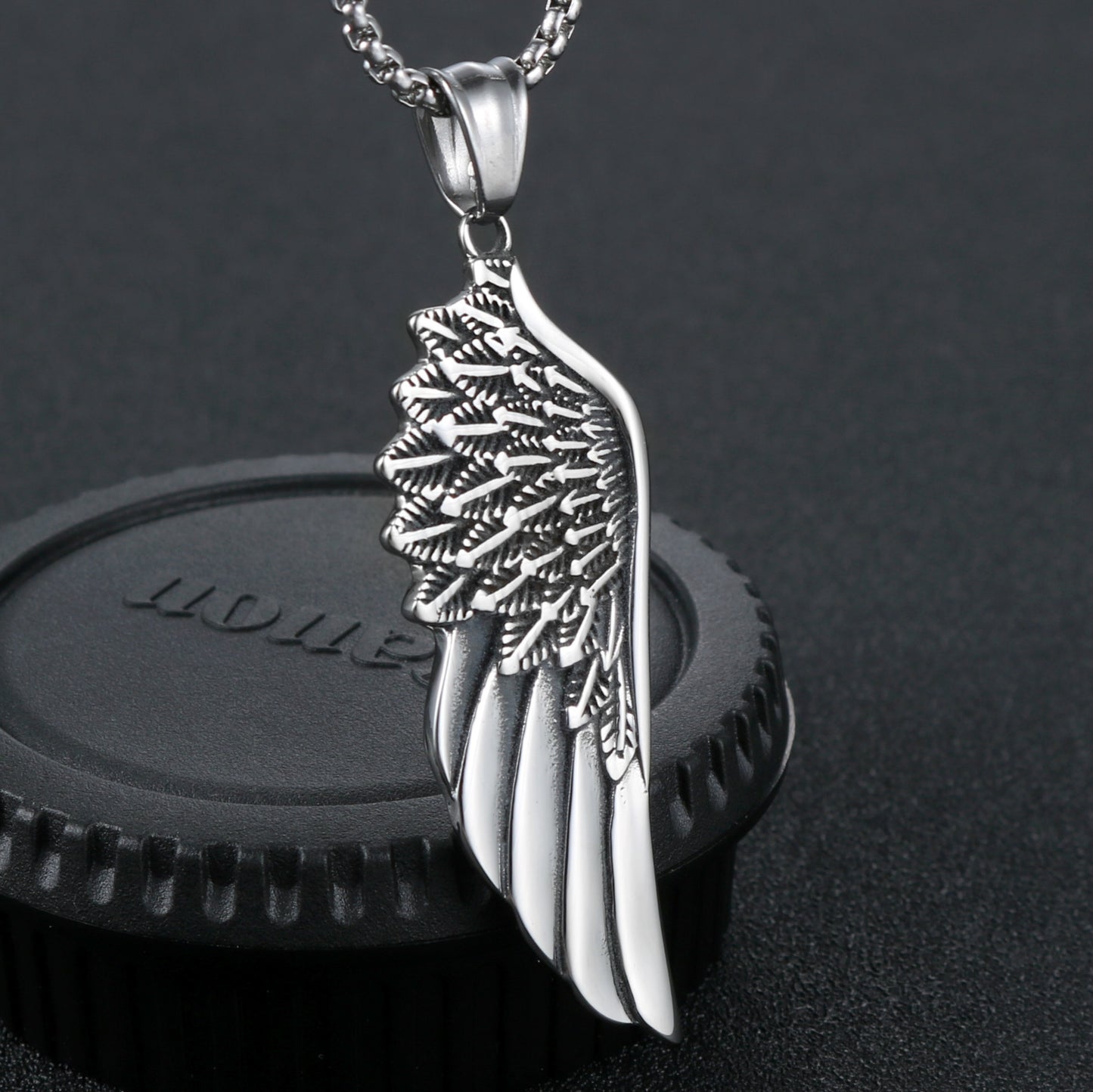 Feather-Inspired Titanium Steel Men's Pendant - Retro European and American Fashion Jewelry