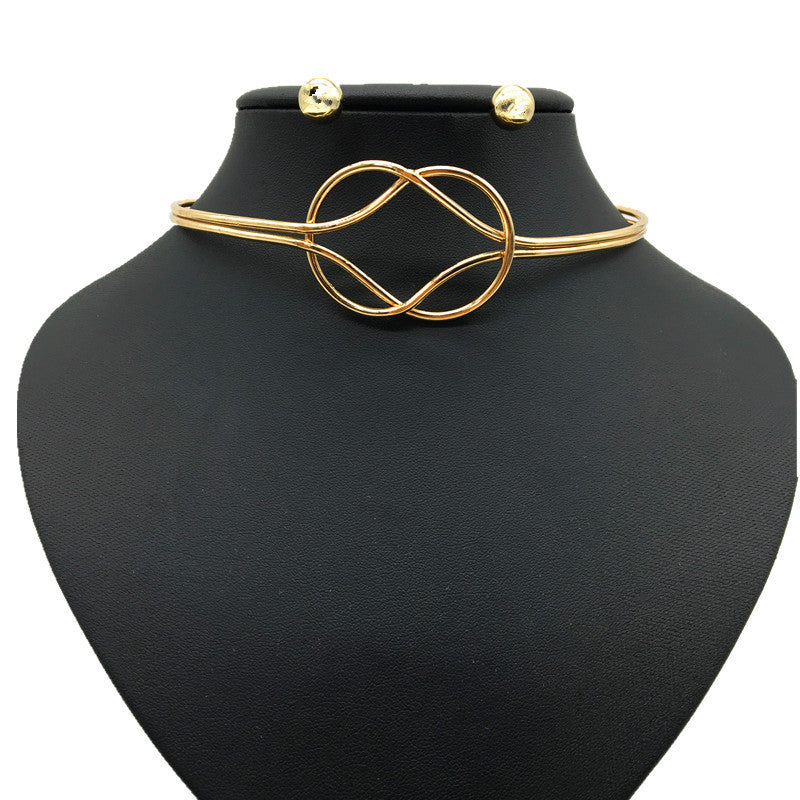 Alloy Women's Choker Necklace with Exclusive Cross-Border Design