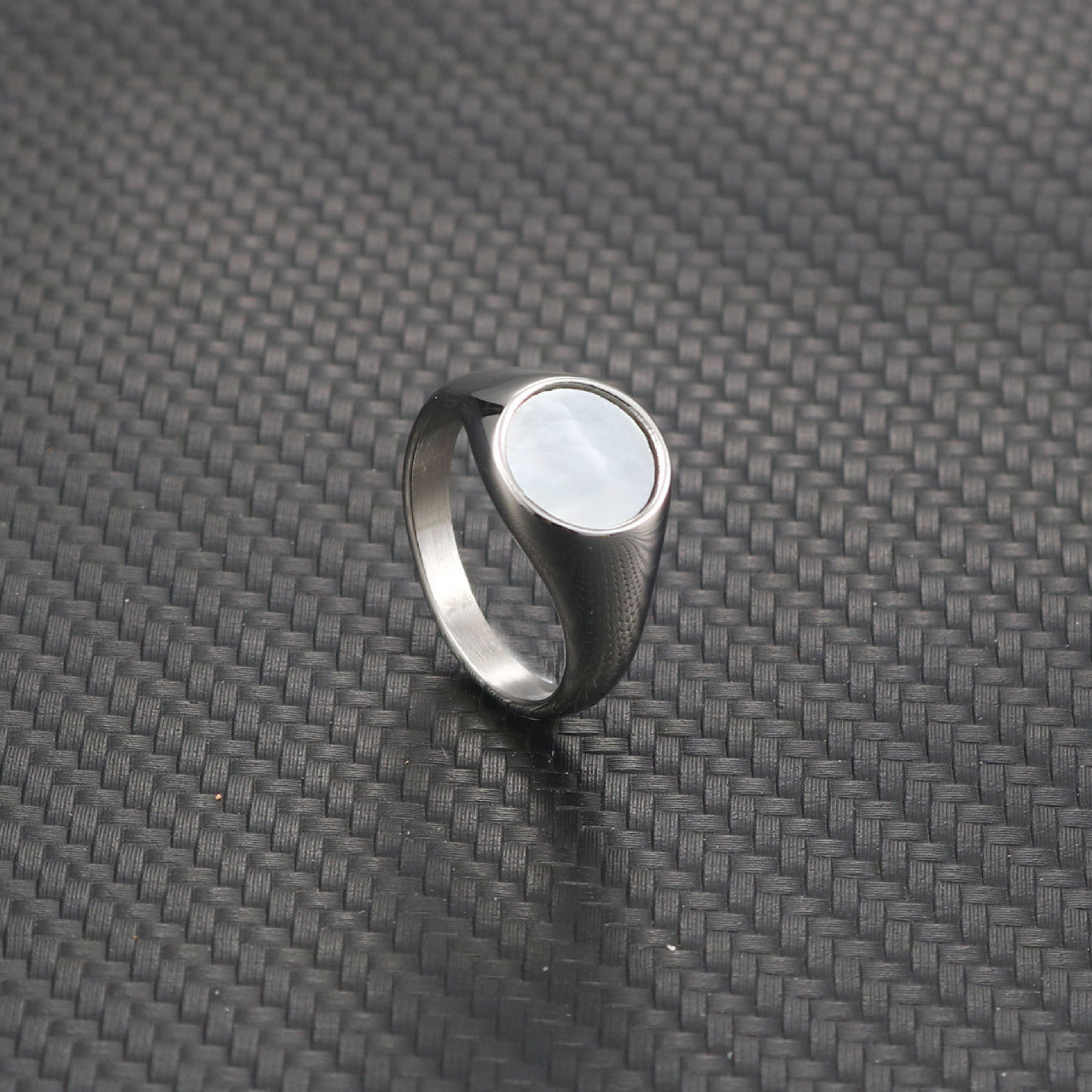 Chic Titanium Steel Round Ring for Women - Minimalist Fashion Jewelry