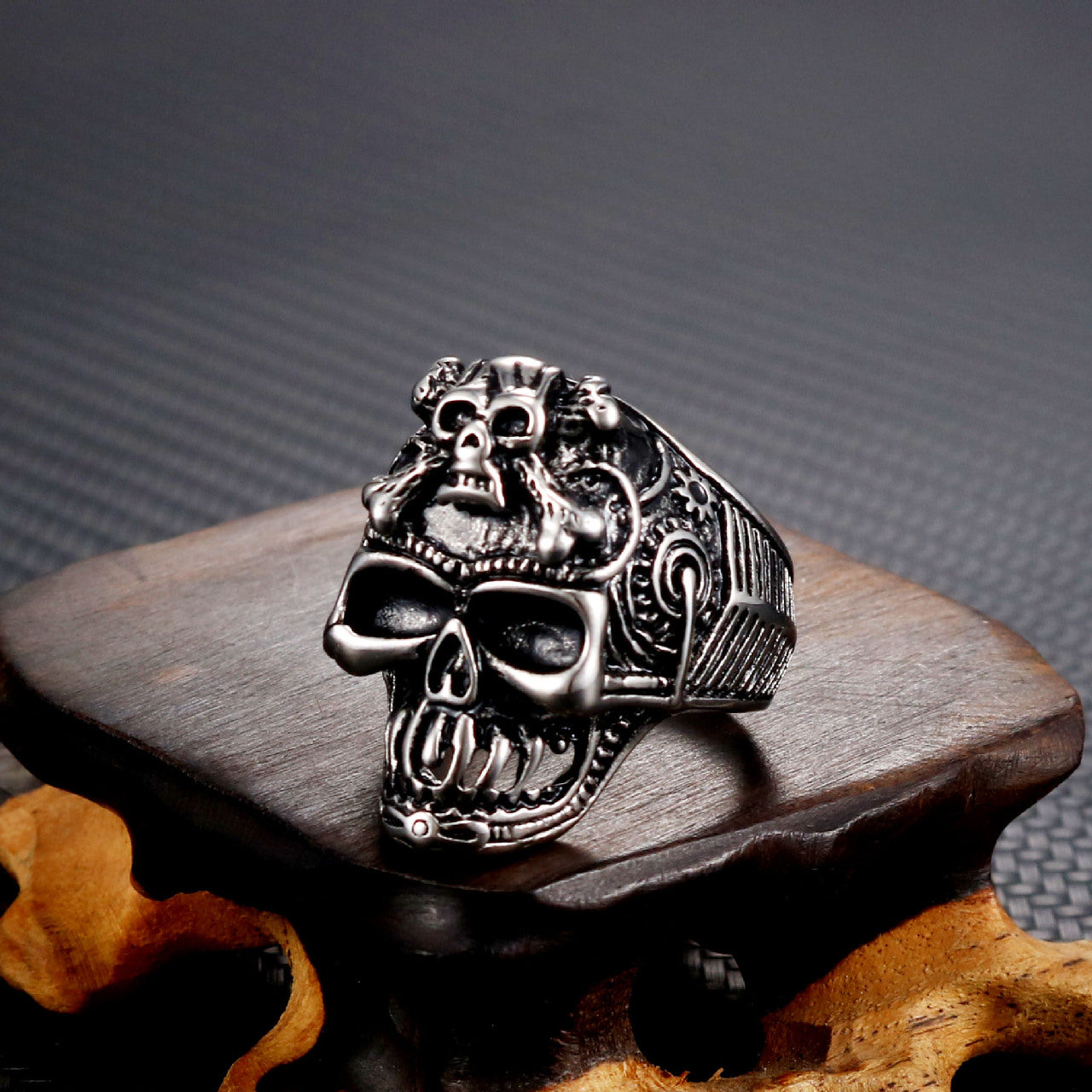 Skull-Inspired Titanium Steel Ring for Men - Retro Personalized Jewelry