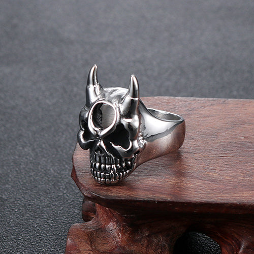 Vintage-Inspired Men's Skull Ring in Titanium Steel – Punk Style Jewelry for Men