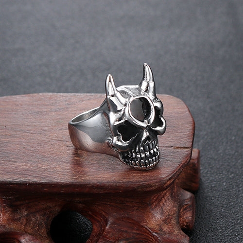 Vintage-Inspired Men's Skull Ring in Titanium Steel – Punk Style Jewelry for Men