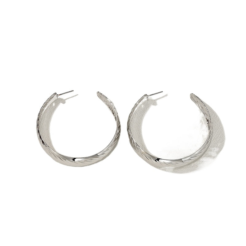 Chic Urbanite Metal Earrings in Vienna Verve Collection