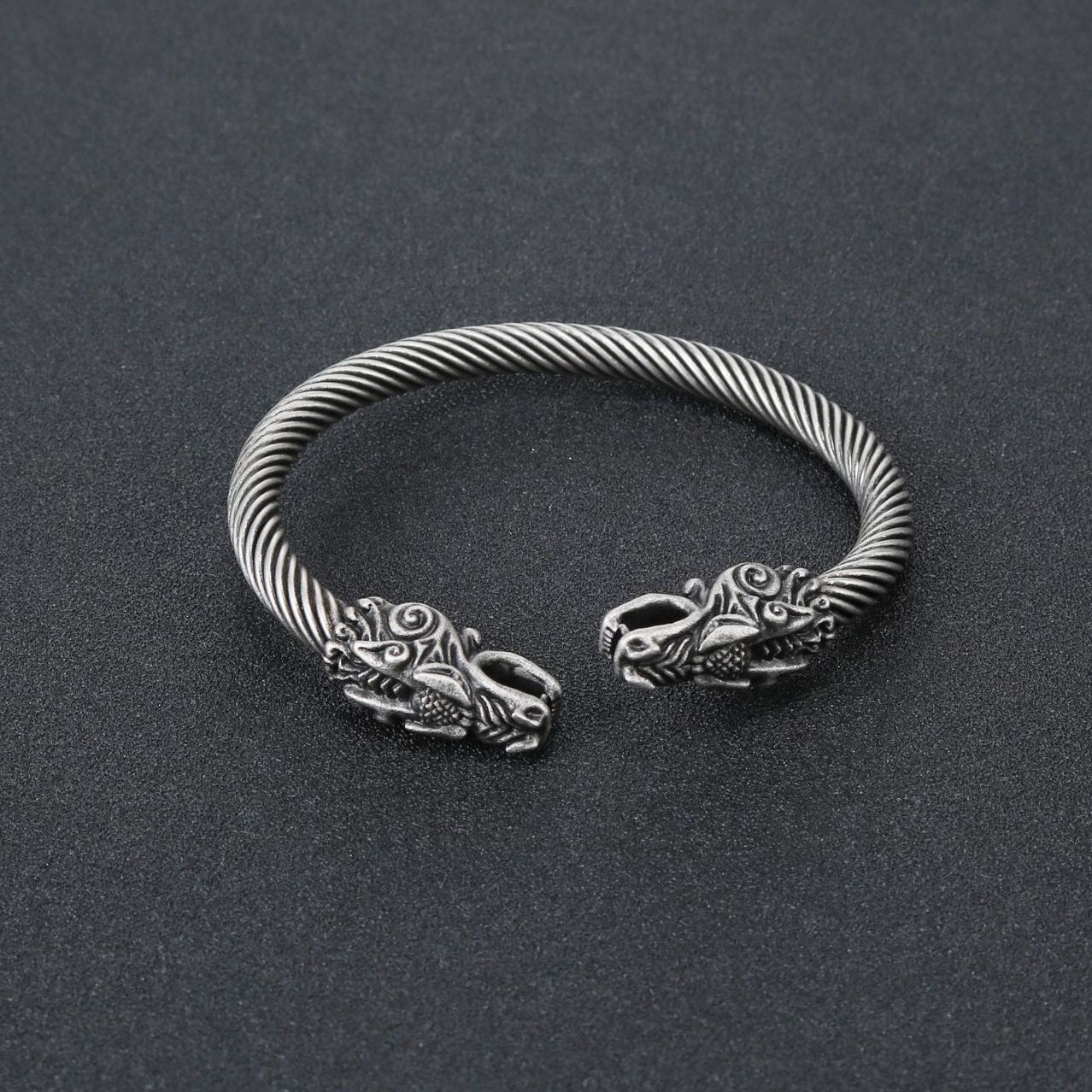 Titanium Steel Double-Headed Dragon Bracelet for Men - Retro Personalized Pendant Jewelry in European and American Style