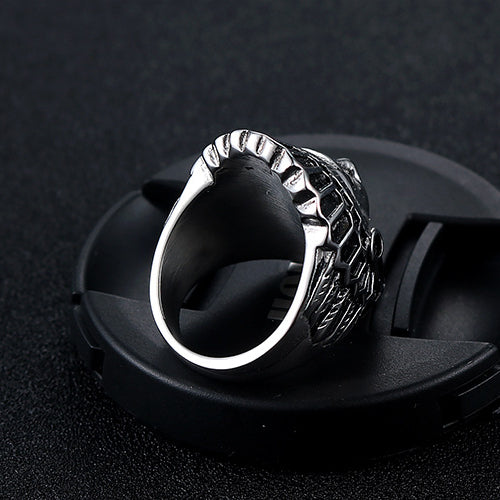 Personalized Retro Punk Skull Ring in Titanium Steel for Men – Indian Chief Index Finger Design