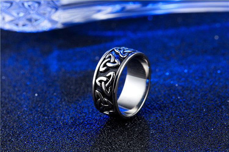 Edgy Titanium Steel Ring with Simple Knot Pattern for Men and Women