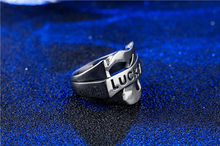 Lucky Men's Titanium Steel Ring with Vintage Number 7 Personality