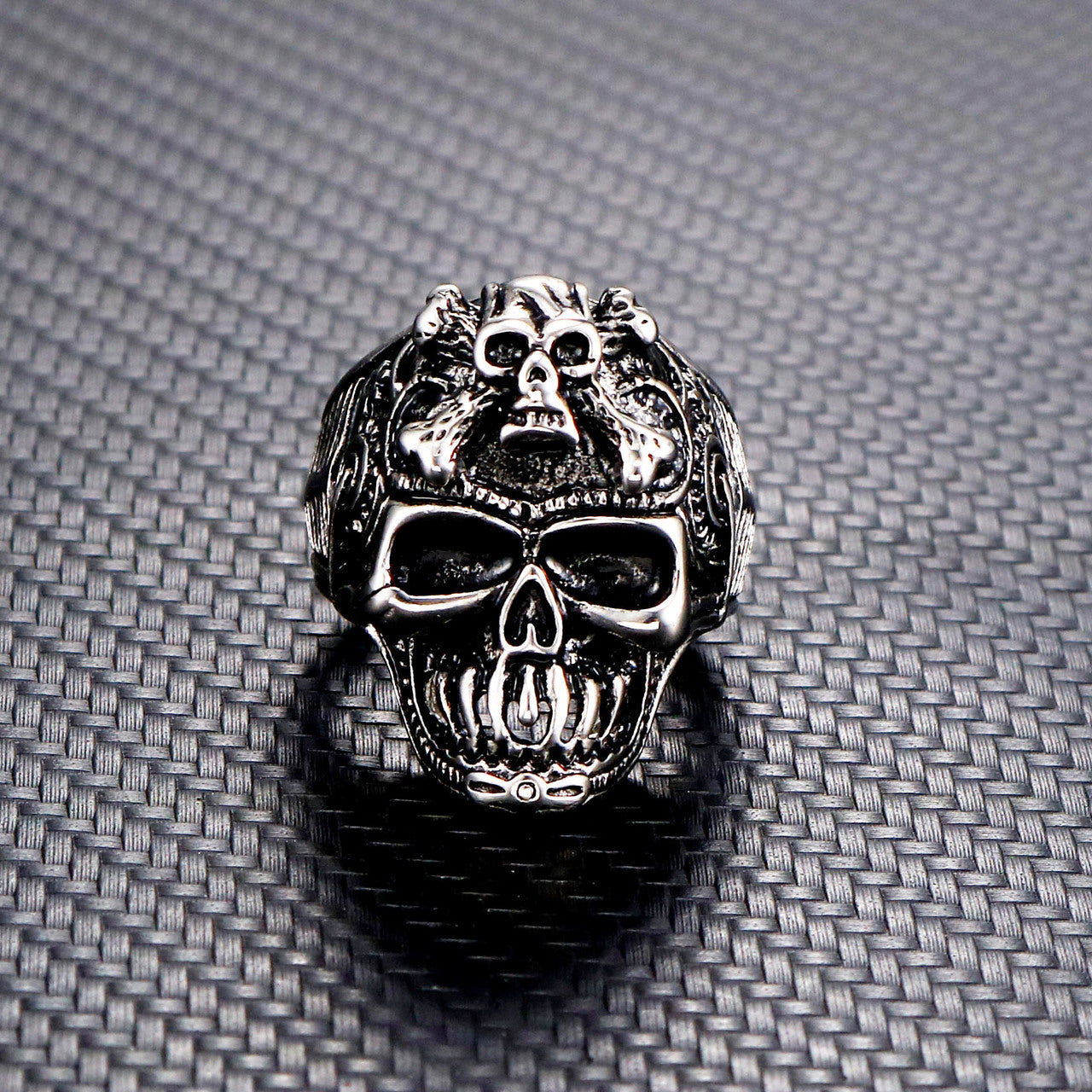 Skull-Inspired Titanium Steel Ring for Men - Retro Personalized Jewelry