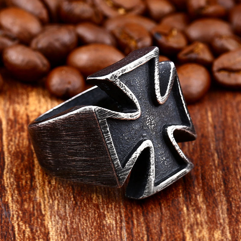 Men's Vintage-Style Titanium Steel Iron Cross Ring - Retro Wholesale Jewelry from Europe and America