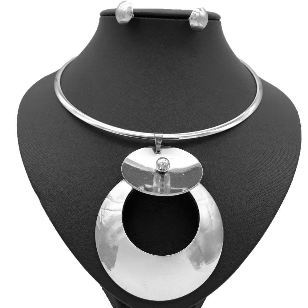 Exaggerated Alloy Collar and Necklace Set - Popular European and American Women's Jewelry Collection