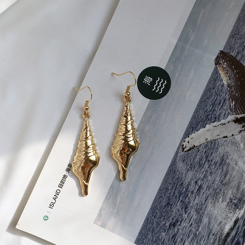 Seaside Vacation Chic Shell Conch Earrings - Vienna Verve Collection