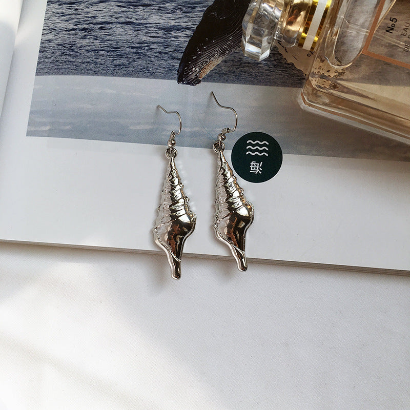 Seaside Vacation Chic Shell Conch Earrings - Vienna Verve Collection